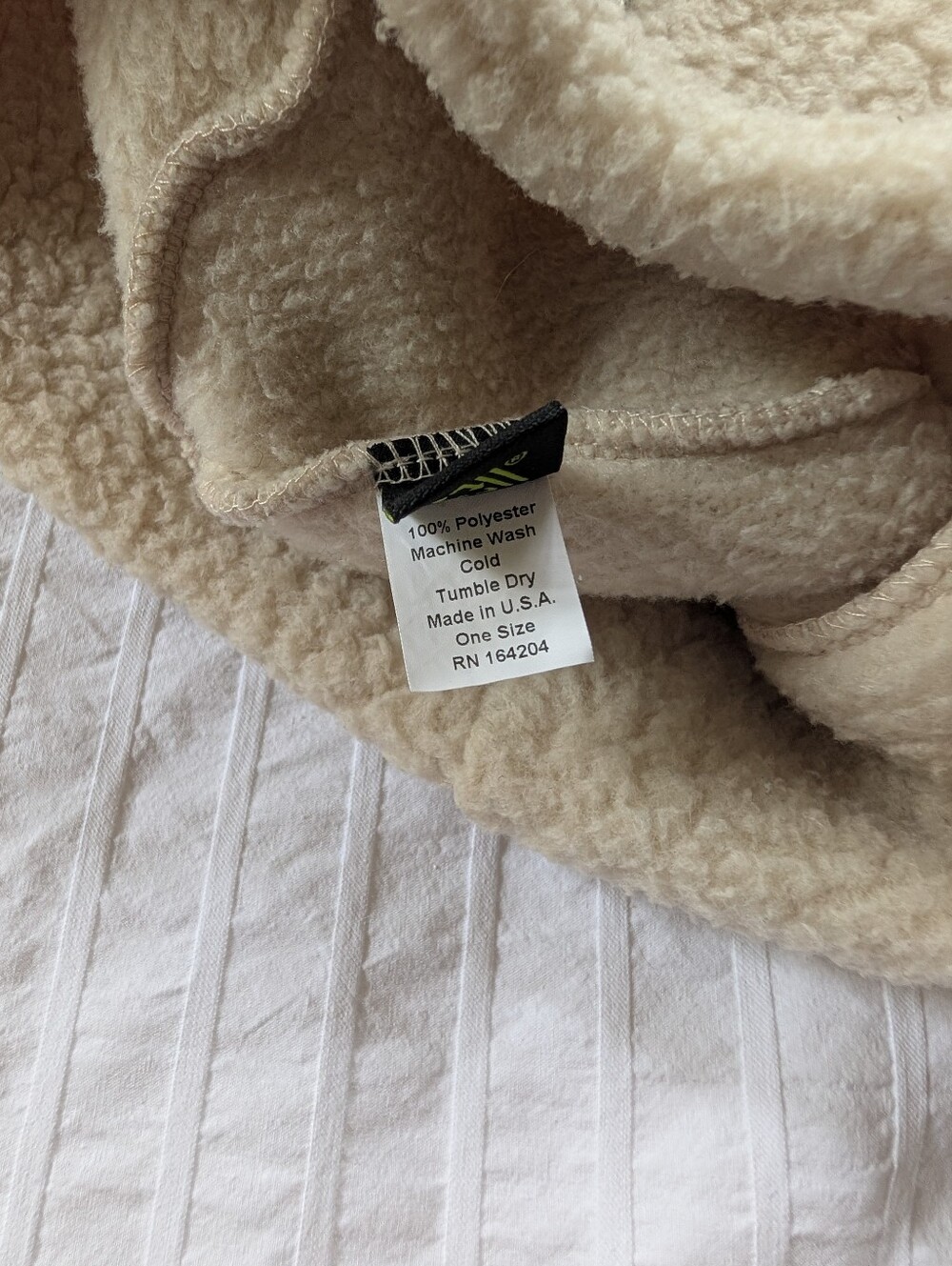 Skida High Pile Fleece Hat - Picture 5 of 5